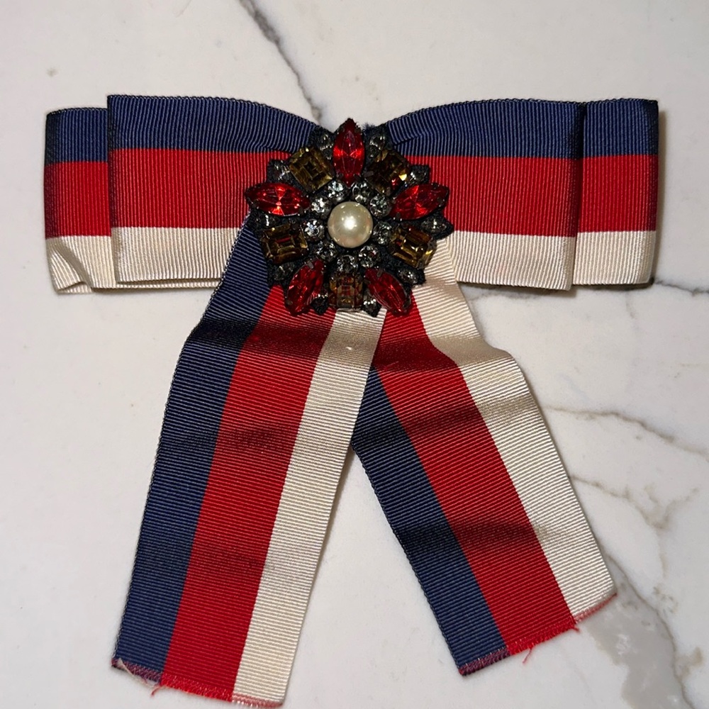Gucci Ribbon Brooch - Picture 1 of 3